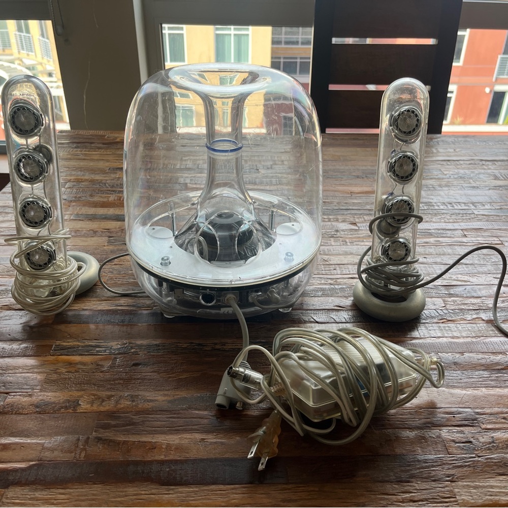 Hartman Kardon 2-1 soundsticks II speakers for Apple